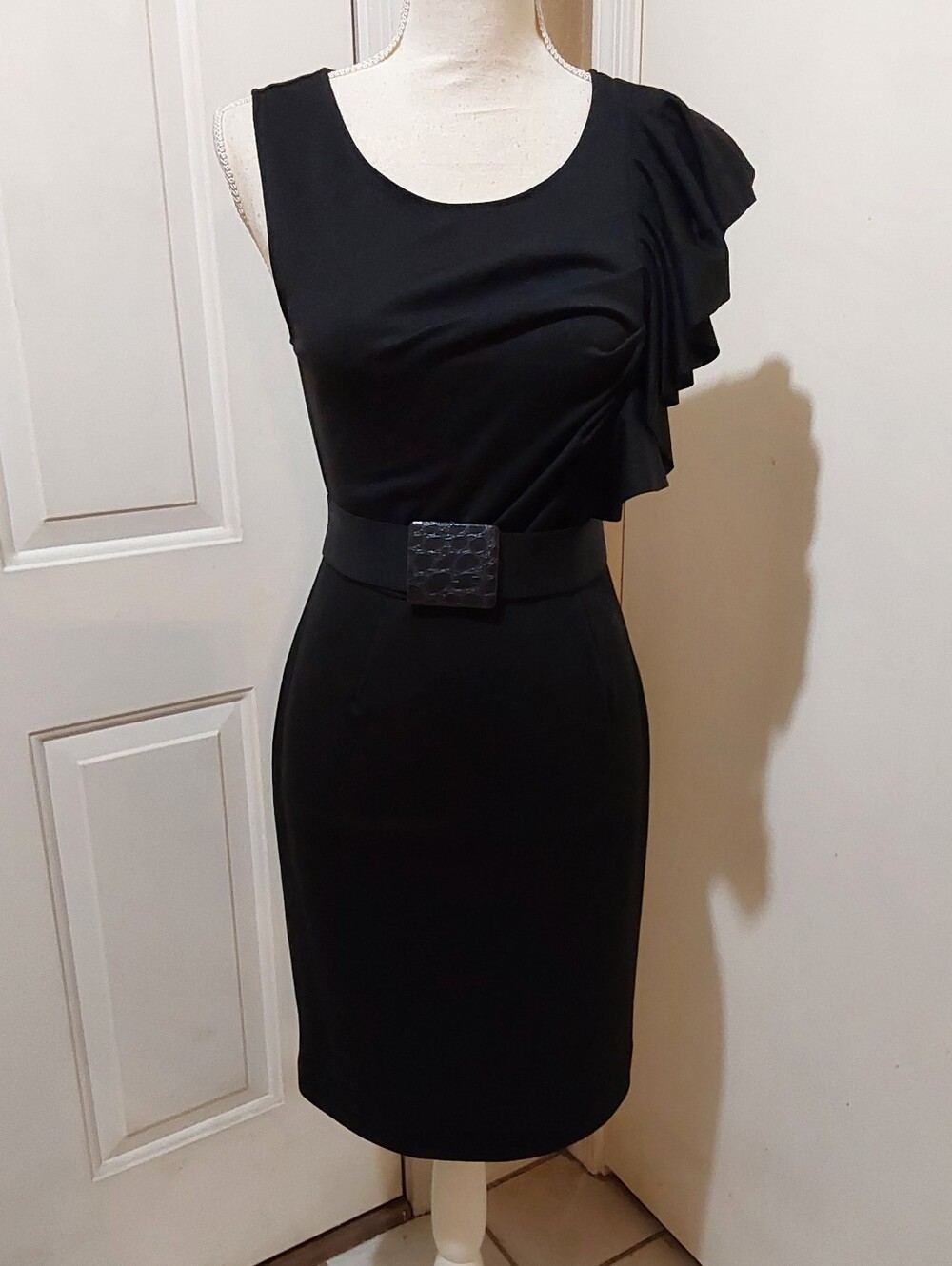 🌺 NWOT Banana Republic Stretch Black One-Shoulder Ruffle Sheath Dress